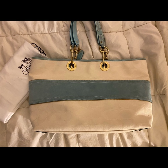 Auth Coach Large Bag - Picture 3 of 8